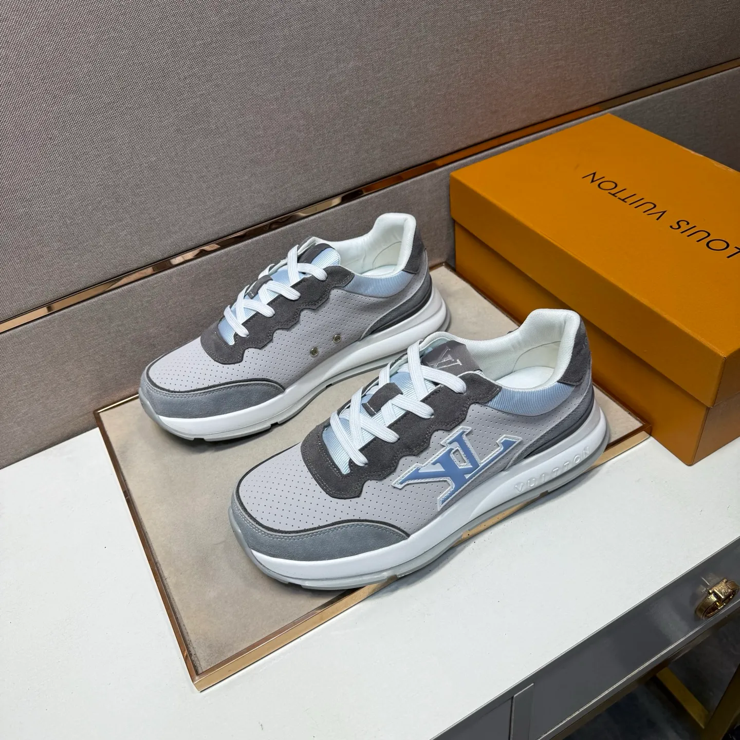 ⬛️Men's shoes 💰p442 [LV～] Men's casual shoes 2025z cabinet sales simultaneously 🔶Size: 38-44#️⃣ 🔷3 colors🔜The upper is made of multi-material splicing➕Mesh lining, comfortable and breathable, sole: original comfortable and wear-resistant outsole, ⚠️real thing📱photographed🎬real thing is better📢📢📢